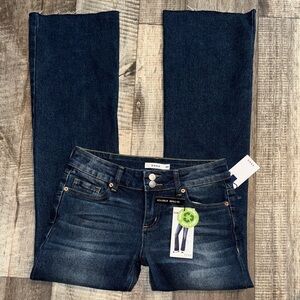 NEW with tag‎ S.O.N.G. Curvy slim boot jeans.-size 5/27
